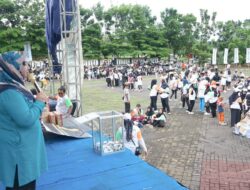 Meriah ! Ribuan Masyarakat Meriahkan Event Fun Walk Fun Bike Aerobic di Lapang Cangehgar