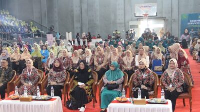 Hebat! TP-PKK Kota Sukabumi Sukses Hadirkan dr. Aisah Dahlan dalam Seminar “Smart Service Parenting” di GOR Merdeka
